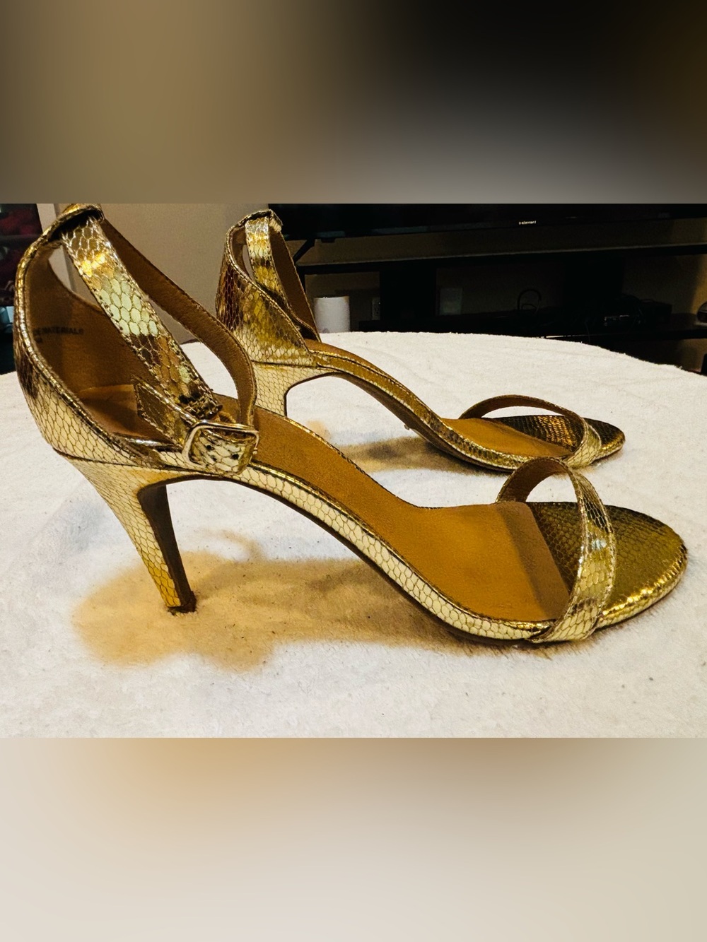 Almost Brand New Heels By ANYTHING BUT MONDAY / LONDON - Size 10W - Box 68